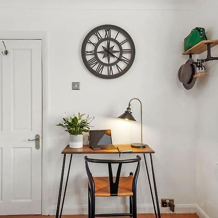 Stylish Maisonette Near The Heath With Free Parking & Wi-Fi เมดสโตน ภายนอก รูปภาพ