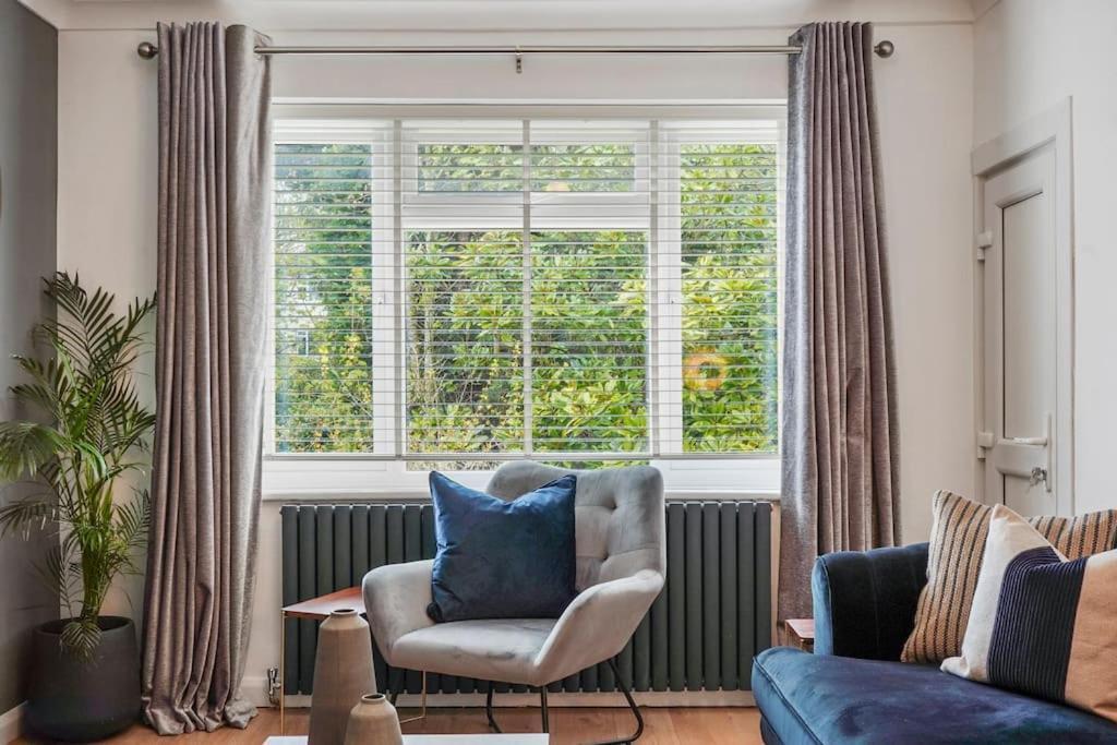 Stylish Maisonette Near The Heath With Free Parking & Wi-Fi เมดสโตน ภายนอก รูปภาพ