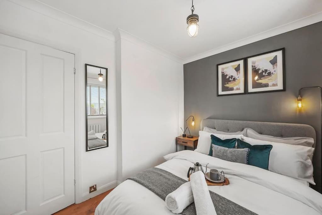 Stylish Maisonette Near The Heath With Free Parking & Wi-Fi เมดสโตน ภายนอก รูปภาพ