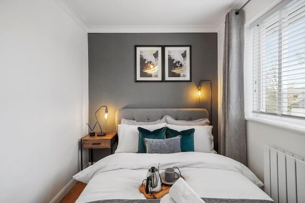 Stylish Maisonette Near The Heath With Free Parking & Wi-Fi เมดสโตน ภายนอก รูปภาพ