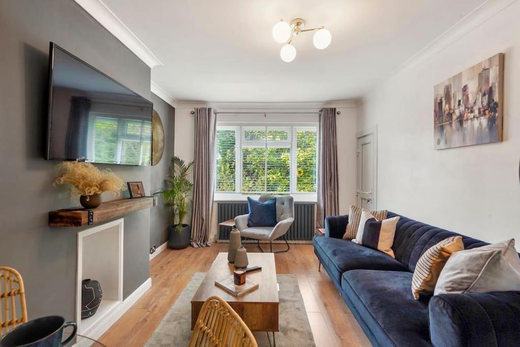 Stylish Maisonette Near The Heath With Free Parking & Wi-Fi เมดสโตน ภายนอก รูปภาพ