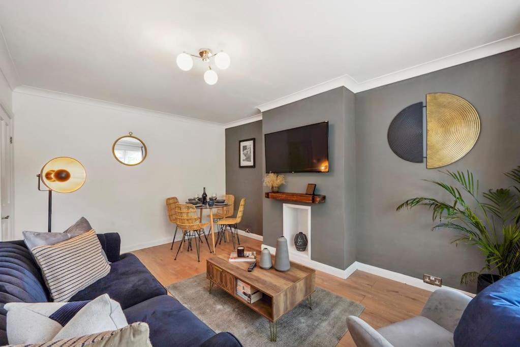 Stylish Maisonette Near The Heath With Free Parking & Wi-Fi เมดสโตน ภายนอก รูปภาพ