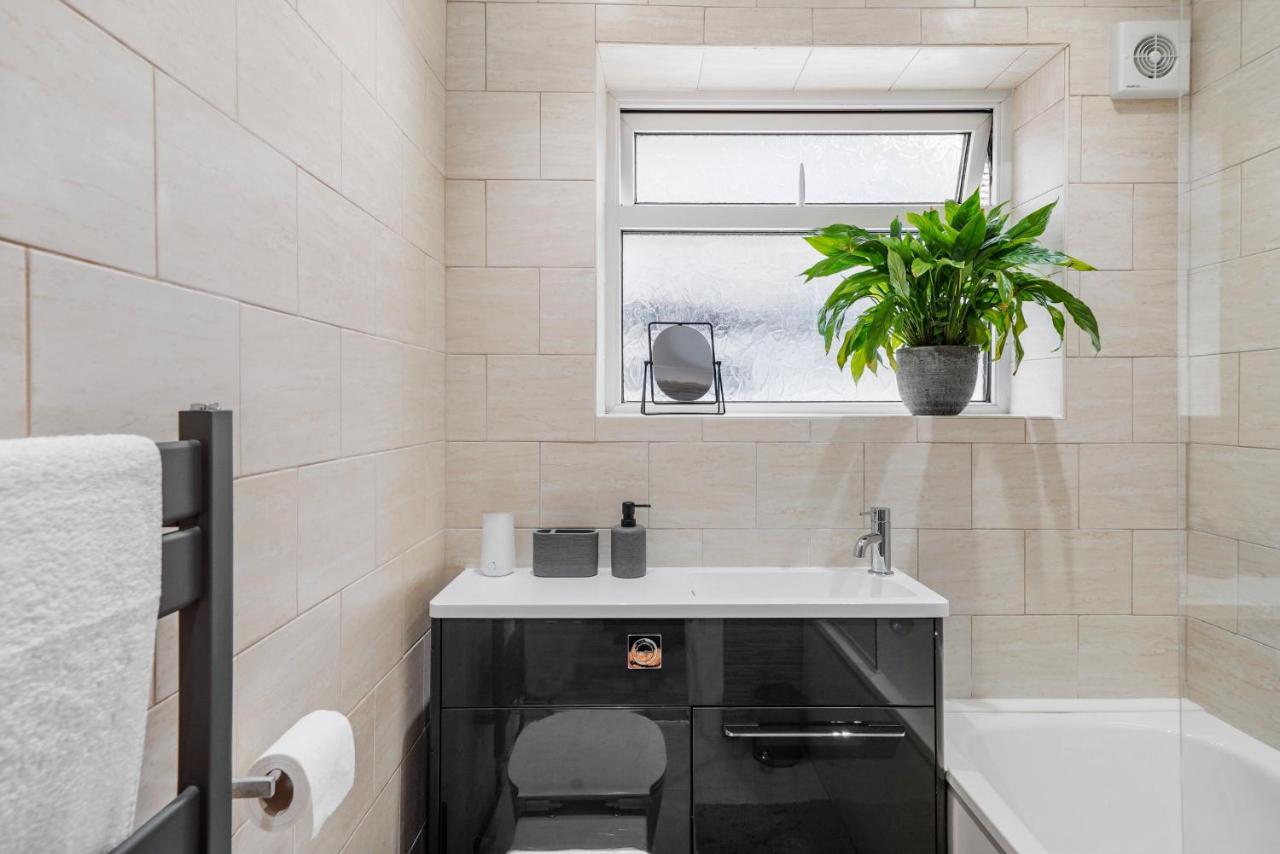 Stylish Maisonette Near The Heath With Free Parking & Wi-Fi เมดสโตน ภายนอก รูปภาพ