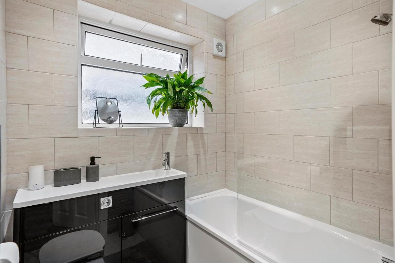 Stylish Maisonette Near The Heath With Free Parking & Wi-Fi เมดสโตน ภายนอก รูปภาพ